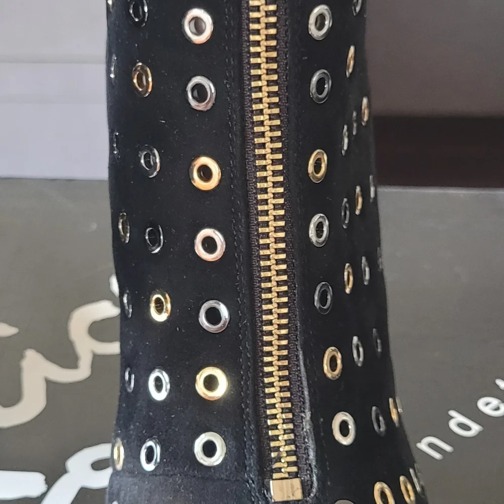 **HP** ALICE + OLIVIA Boots - Picture 9 of 11